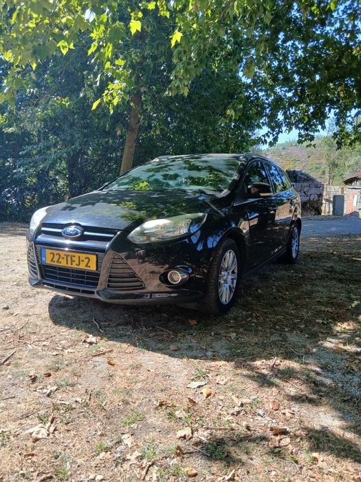 Ford Focus ecoboost em excelente estado