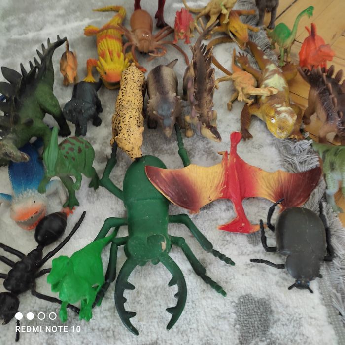 Дитячі іграшки звірі