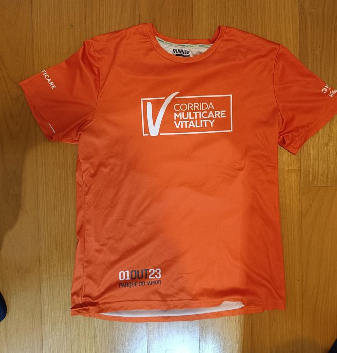 T-shirts de corrida usadas