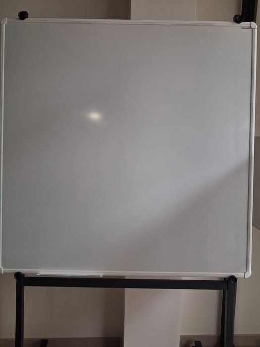 Quadro branco e cavalete