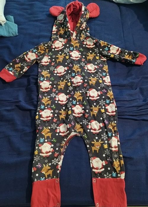 Zestaw świąteczny pajac, bluza i spodenki stan bardzo dobry