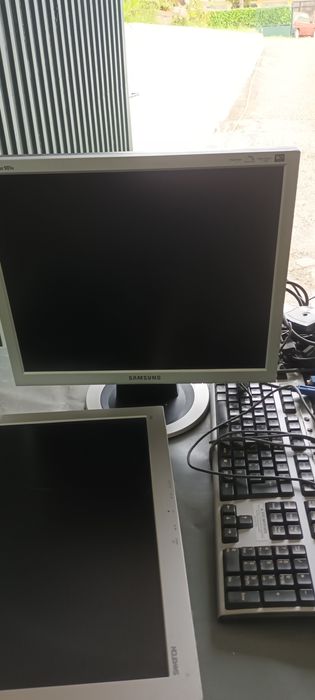 Material informático diverso