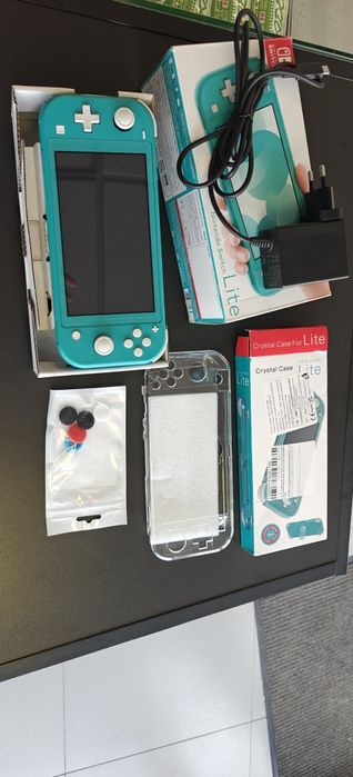 Продам Nintendo switch lite
