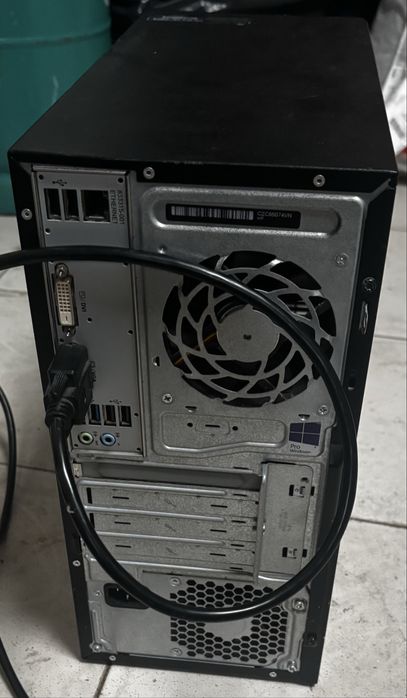 Vendo pc fixo (torre, ecrã e teclado)
