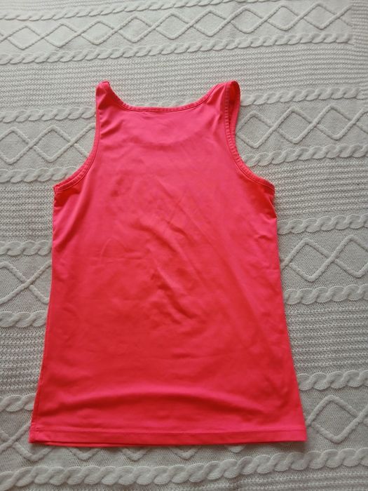 Basicowy tshirt w rozmiarze XS