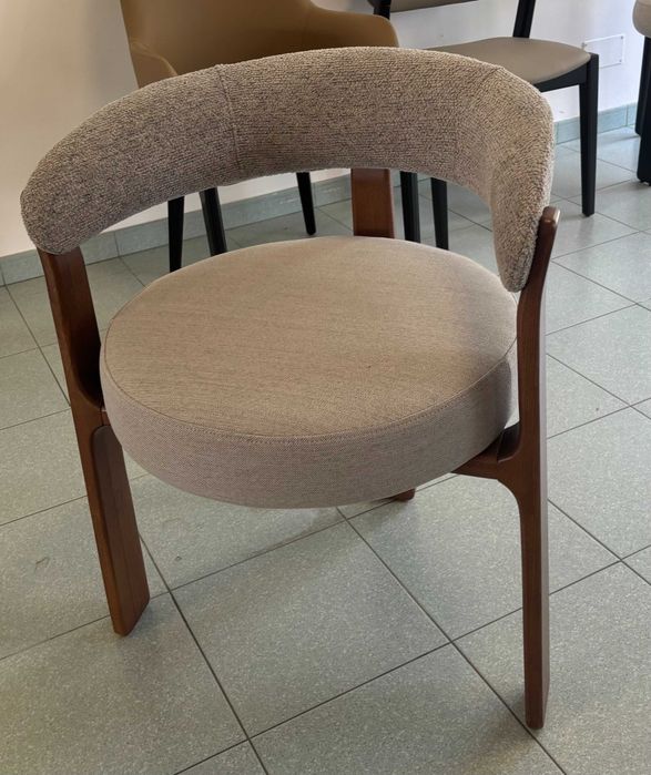 Cadeira, peça única