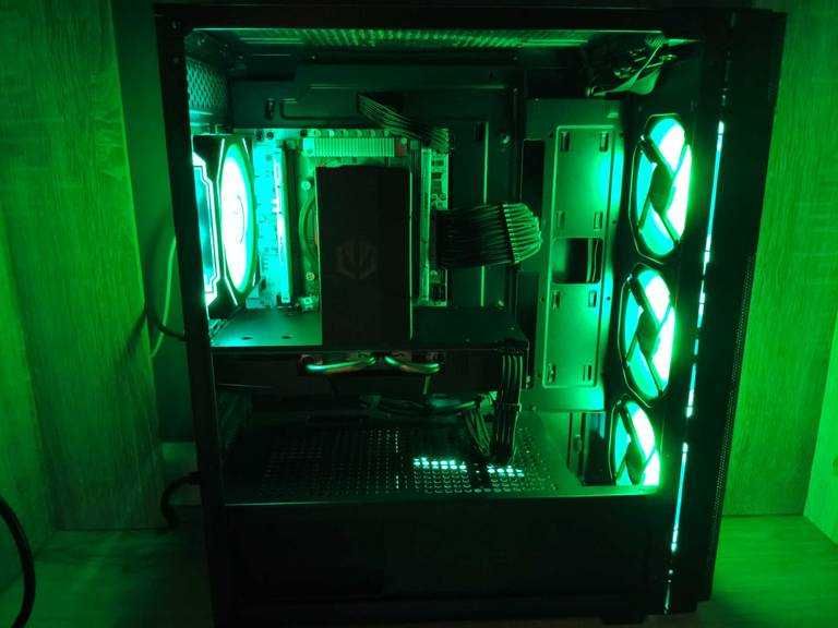 Komputer Rx 580 8 gb Xeon E5-2650v4 16 GB DDR4 ssd