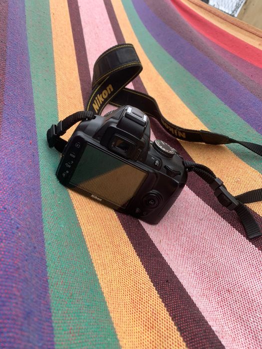 Maquina Nikon d3000