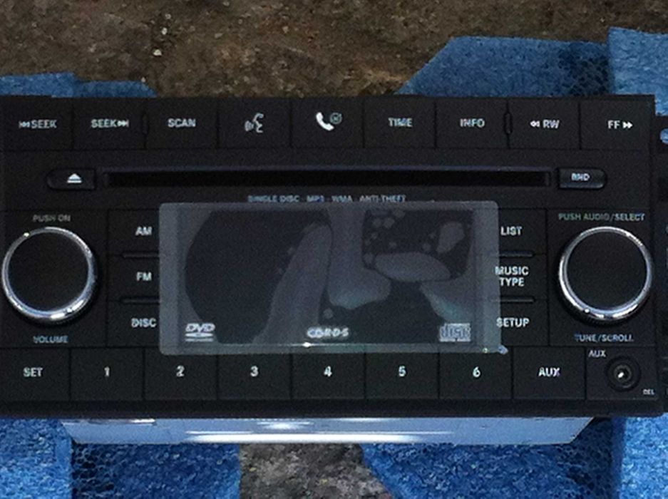 Rádio original Jeep Wrangler JK para 2 e 4 portas e Dodge Journey crd