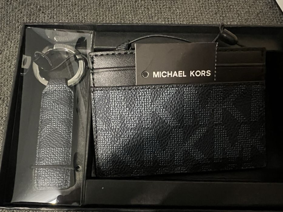 Conjunto novo ports chaves e porta cartao original michael kors