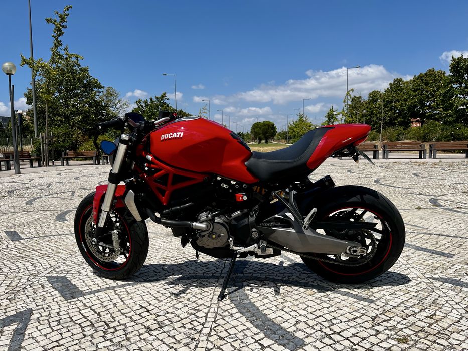 Ducati Monster 821 Red 2018