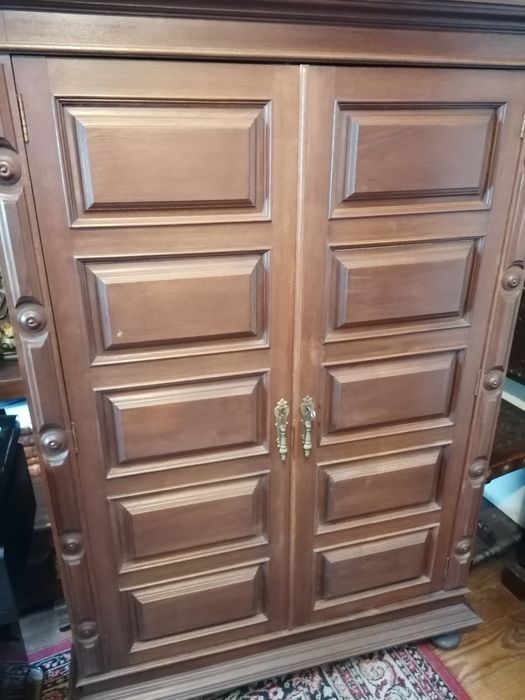 Vendo armário em castanho para Hall, escritório...