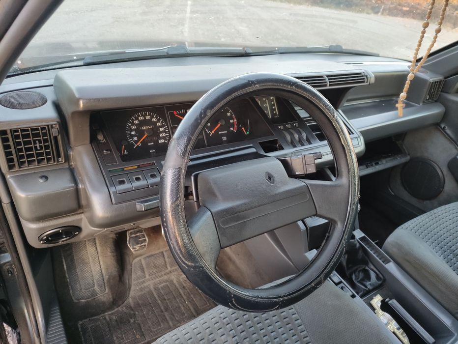 Продам Рено25 2,2газ /бензин 1990 року
