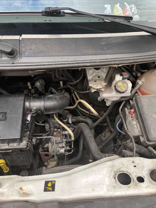 Форд Транзіт 2010 року