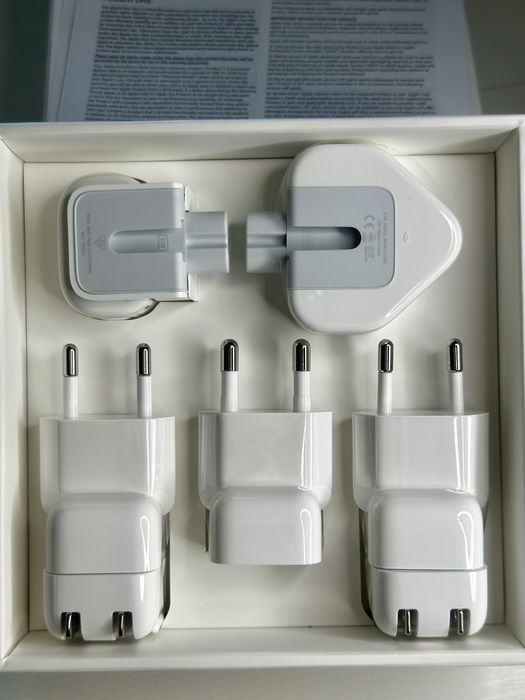 Комплект адаптерів Apple World Travel Adapter Kit