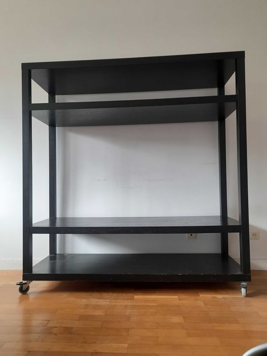 Estante TV com arrumação