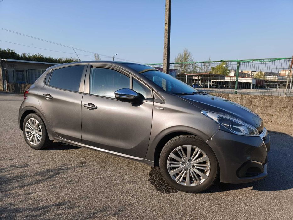 Peugeot 208 1.2 PureTech Style – 2017 | 60.000 km | Excelente Estado