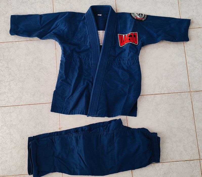 Kimonos Jiu Jitsu em perfeito estado (infantil, A2, A3)