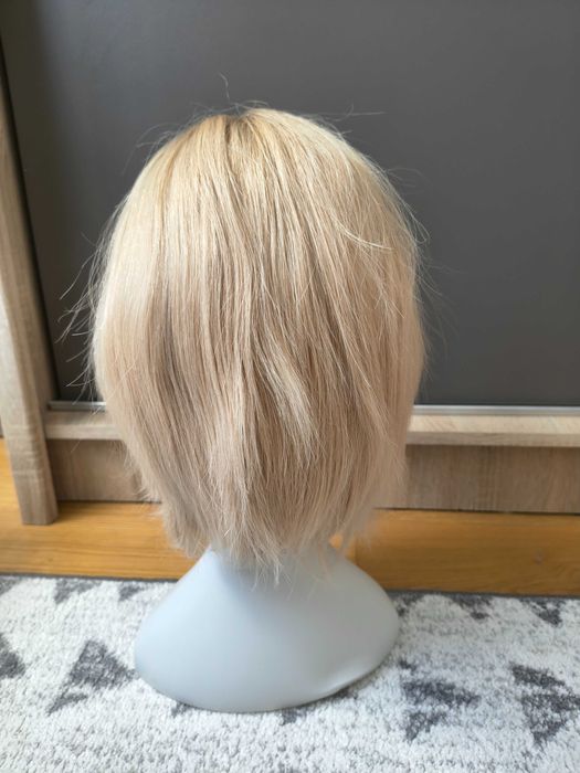 peruka syntetyczna blond półdługa