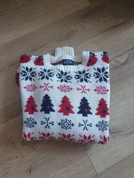 Świąteczny sweter Terranova S.Wymiary I skład widoczne na zdjęciach.
