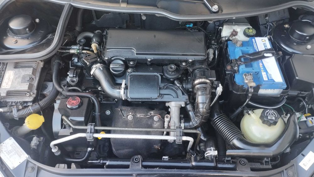 Peugeot 206 1.4 HDI Completo baixei pra vender logo.