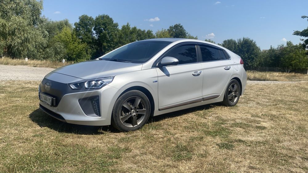 Hundai ioniq 2018 року  преміум