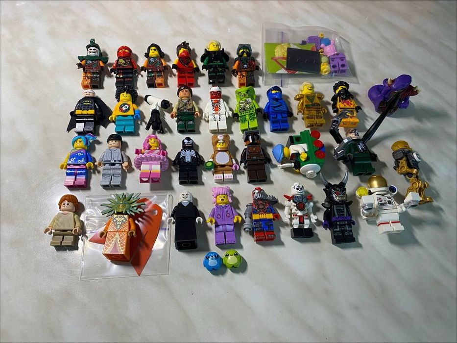 Фігурки Lego різних серій