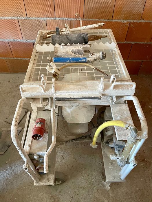 Maquina de guesso e argamasaa à venda