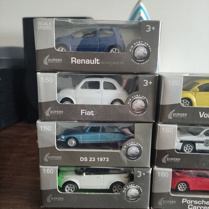 Carrinhos fiéis escala 1/60
