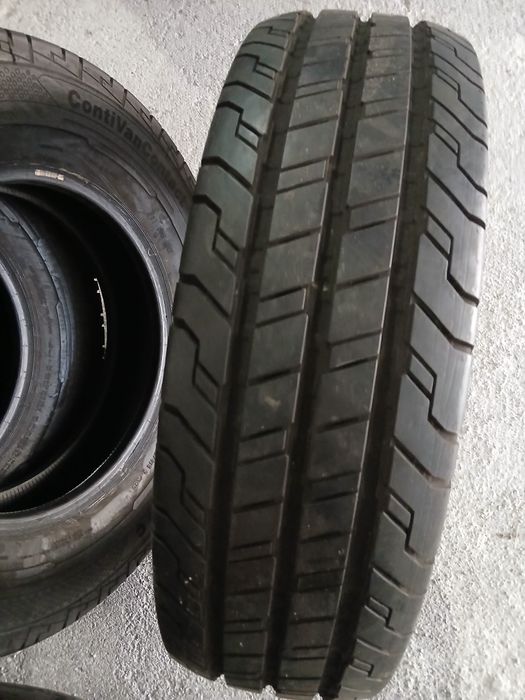 Pneus Novos 215/75R16 C Continental