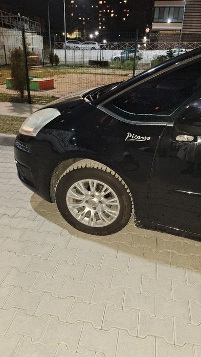Машина CITROEN C4 picasso