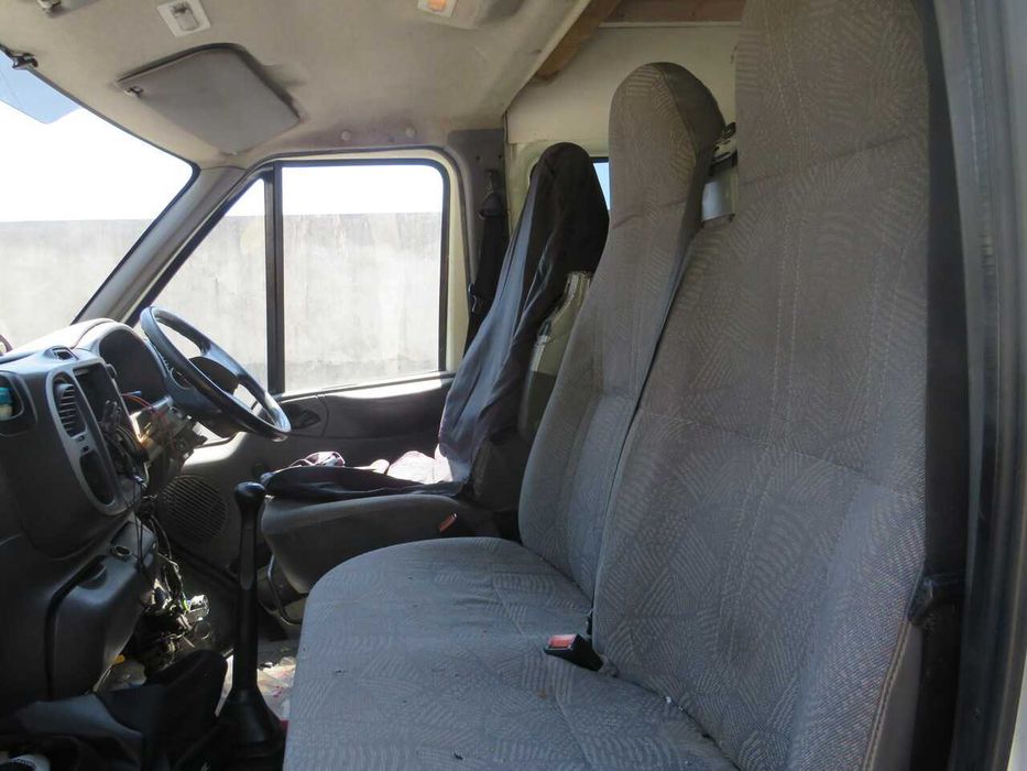 Ford Transit 2.4TDCi de 2003 - Peças Usadas