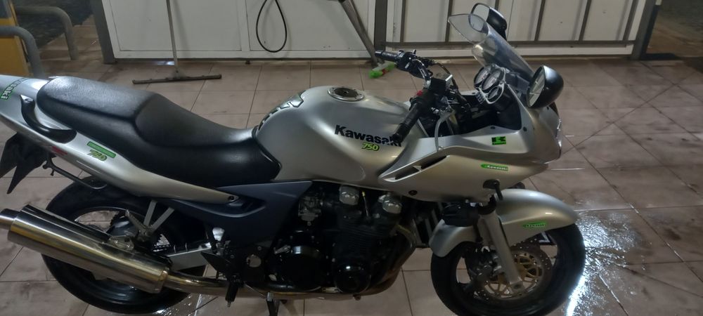 Продається Kawasaki ZR7S
