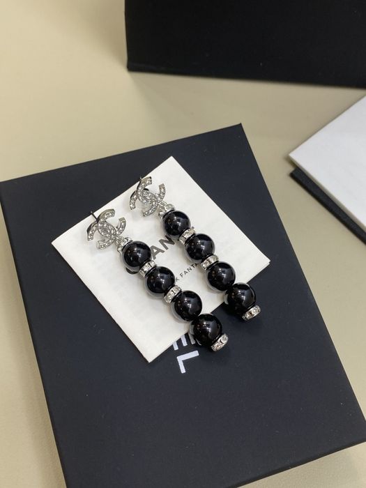 CHANEL® Luksusowe perły CC® kolczyki ekskluzywna biżuteria