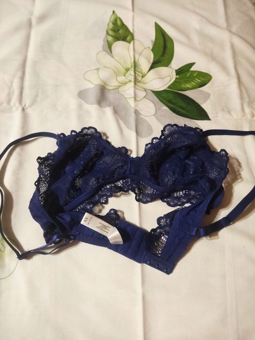 Бюстгальтер без чашки