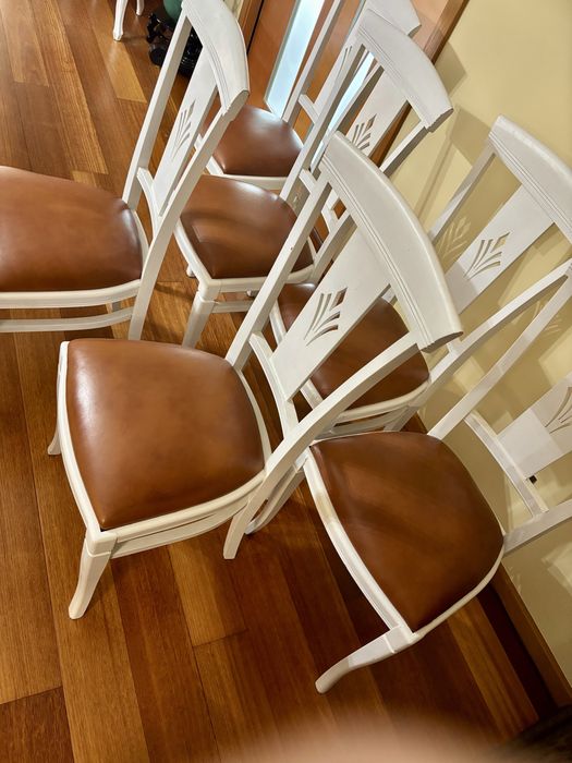6 cadeiras sala de jantar almofadadas em pele