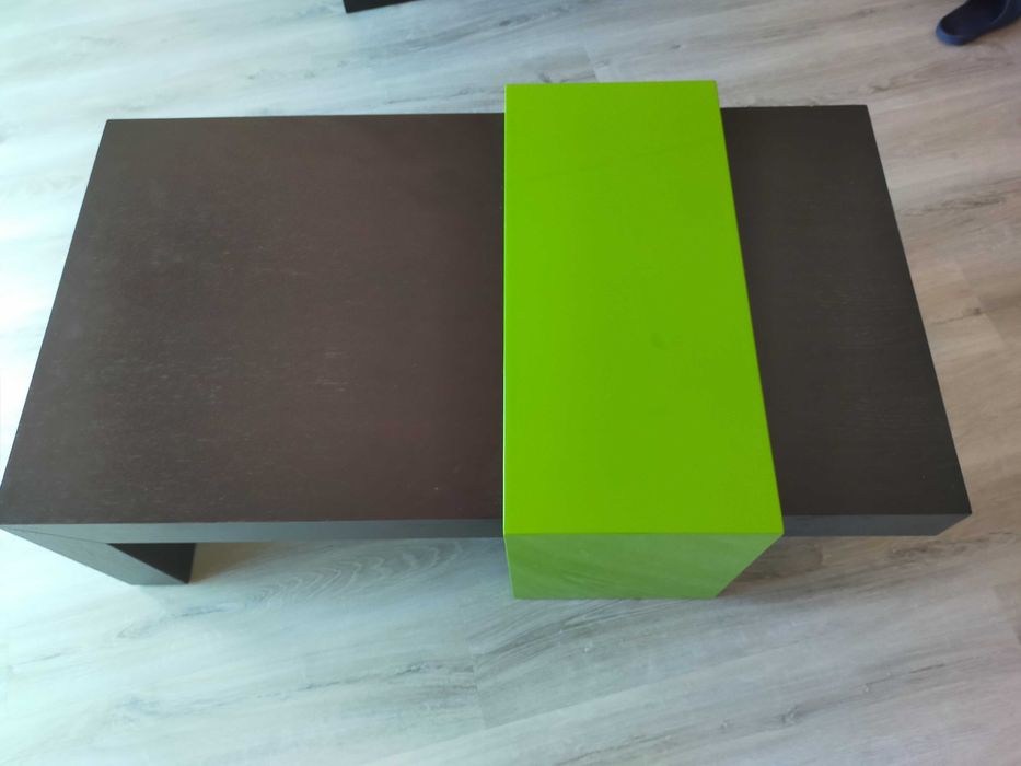 Mesa de centro lacada em verde