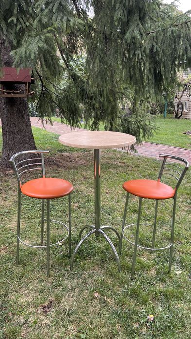 Продам барний стіл і стільці