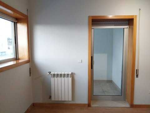 Apartamento T1 para arrendamento na Rua de Altino Domingues Moreira, 1º andar, Maia