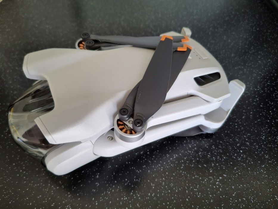 Dron dji mini 3, nowy