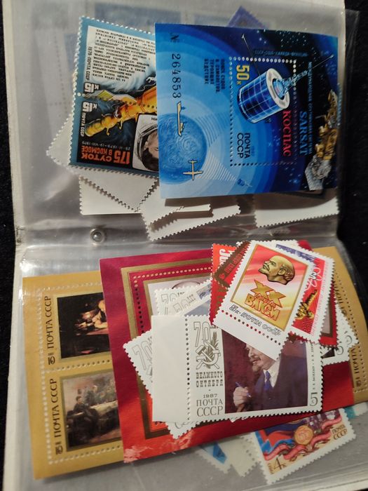 Обміняю колекцію марок на листівки радянського періоду.