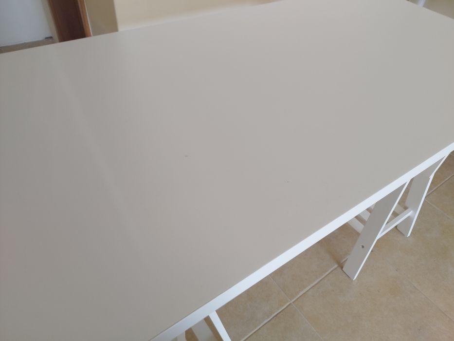 Secretária Branca Inclinada Ikea