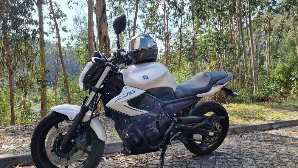 Yamaha XJ6 2012.
