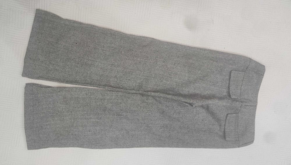 Eleganckie szare spodnie w tzw. "jodełkę" rozm. 34
