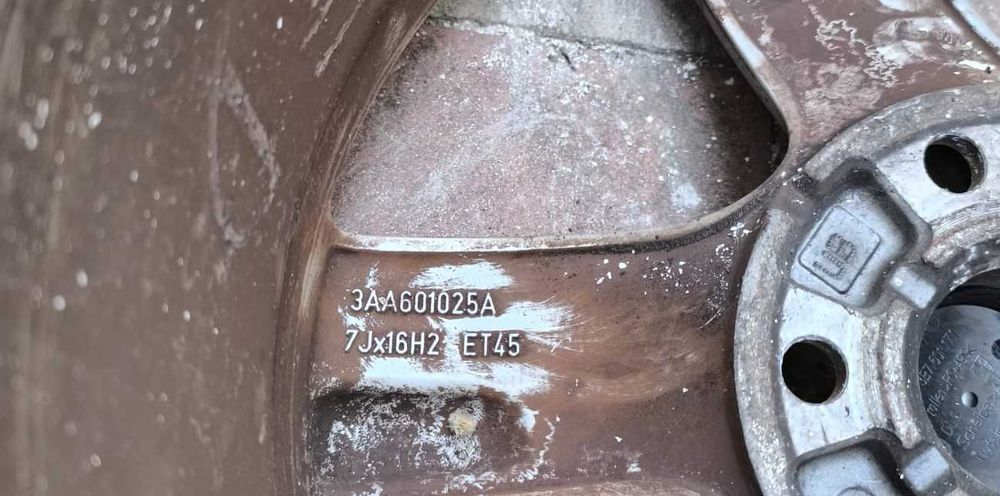 Jantes com pneus Wolksvagen Sharon