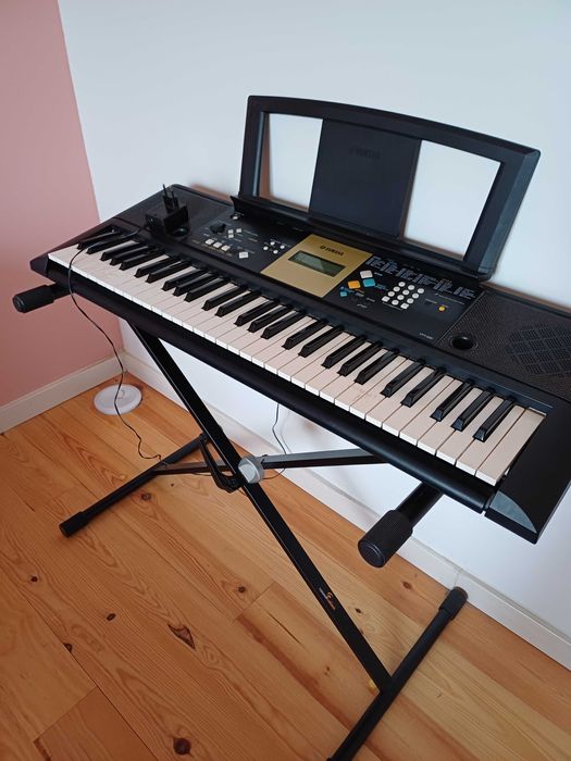 Teclado digital Yamaha YPT-220