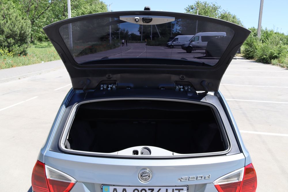 Продам bmw 320d e91
