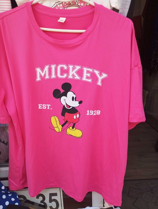 Класний жіночий костюм