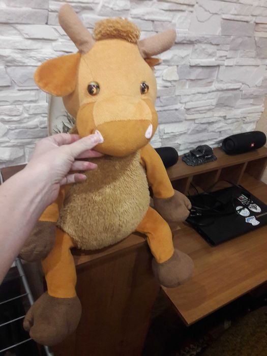 Игрушка мягкая корова.