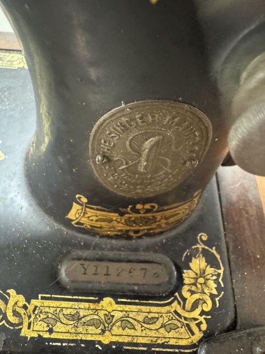 máquina de costura antiga Singer